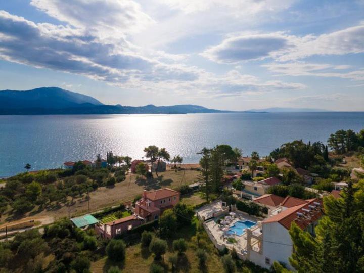 Diwani Luxury Villas Lixouri Esterno foto